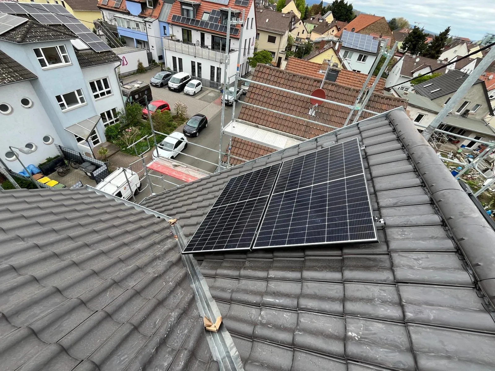 Von Sopal installierte Photovoltaikanlage, stadtdach innenhof
