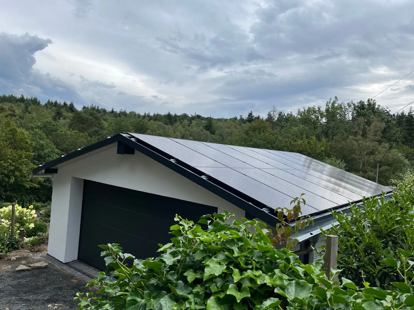 Von Sopal installierte Photovoltaikanlage, jinko full black