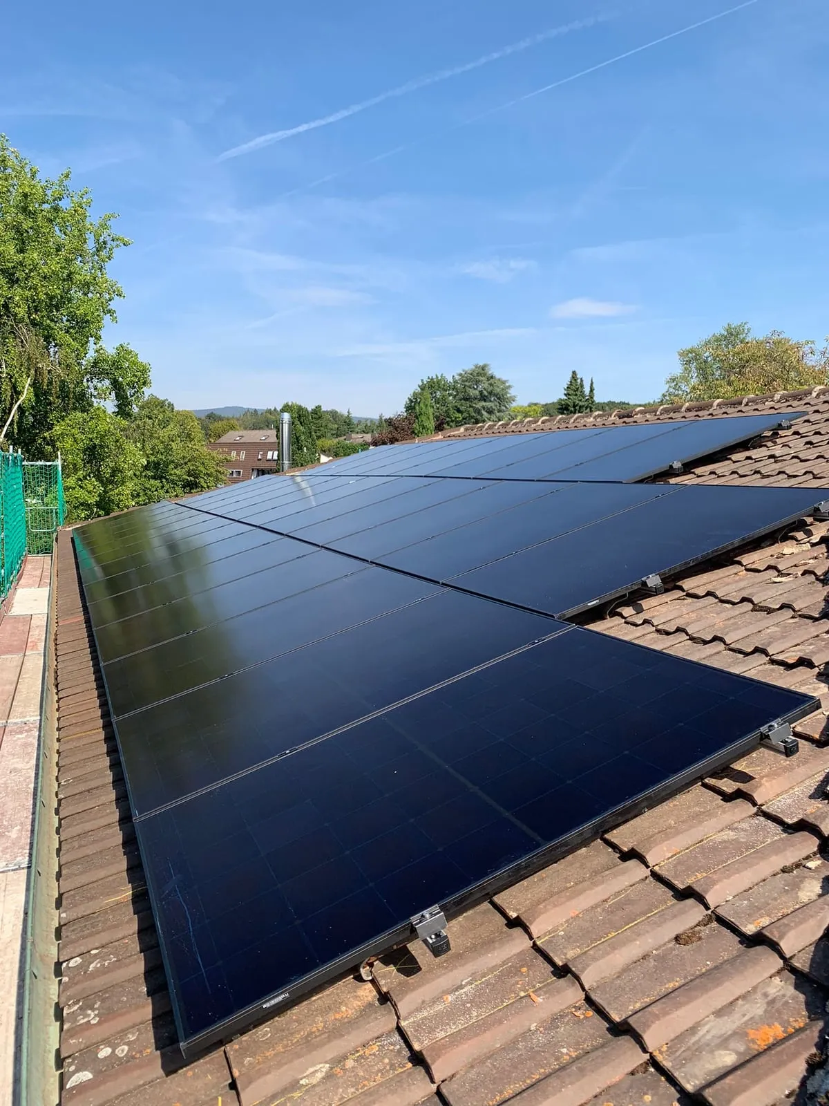 Von Sopal installierte Photovoltaikanlage, longi full black hochkant