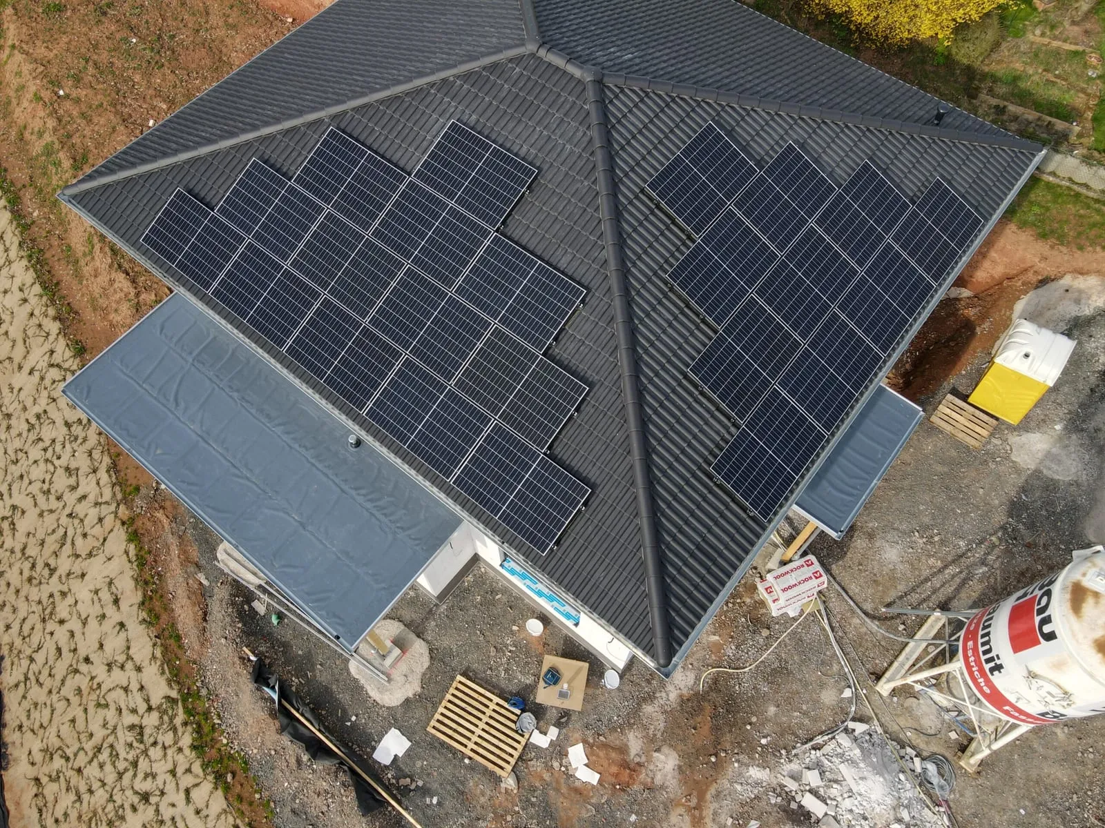 Von Sopal installierte Photovoltaikanlage, trina glas glas